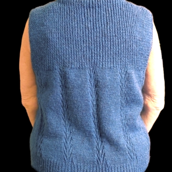 Vintage Handmade Knit Wool Sweater Vest Chunky Loose Fit - Picture 4 of 9
